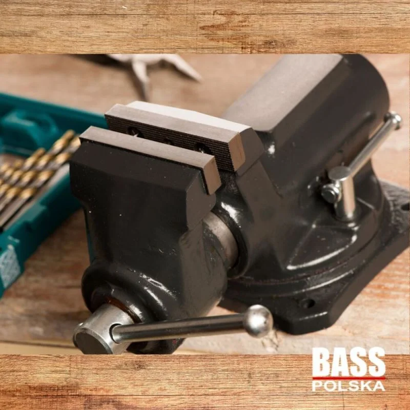 Atslēdznieku skrūvspīles 100 mm - Верстачные тиски купить онлайн - Тиски деревянные - Тиски для слесарных работ купить в латвии Atslēdznieku skrūvspīles 100 mm - Верстачные тиски купить онлайн - Тиски деревянные - Тиски для слесарных работ купить в латвии